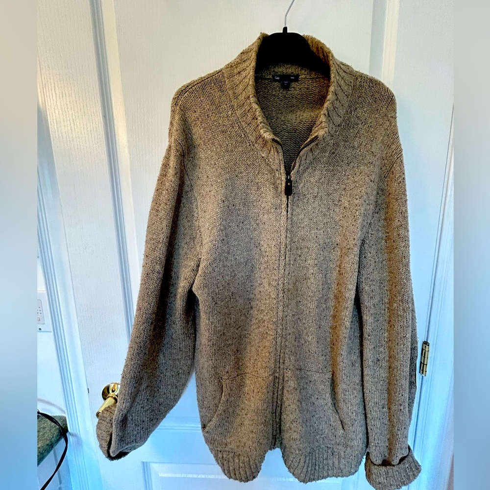 Men’s Gap full zip cardigan with elbow patches, size XL. Cotton blend.